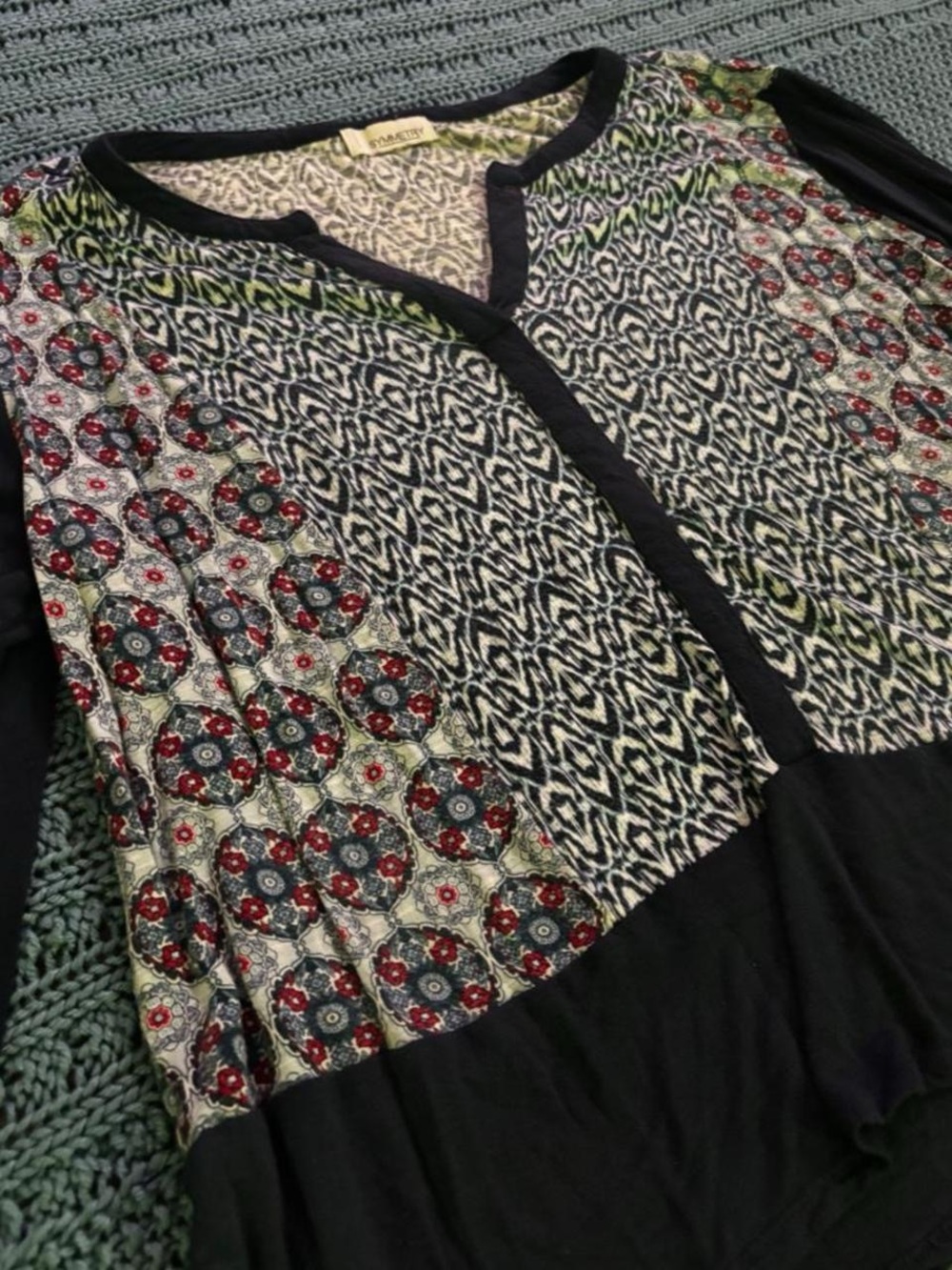 Symmetry Black Patterned Split-Panel Women's Top - Picture 2 of 2